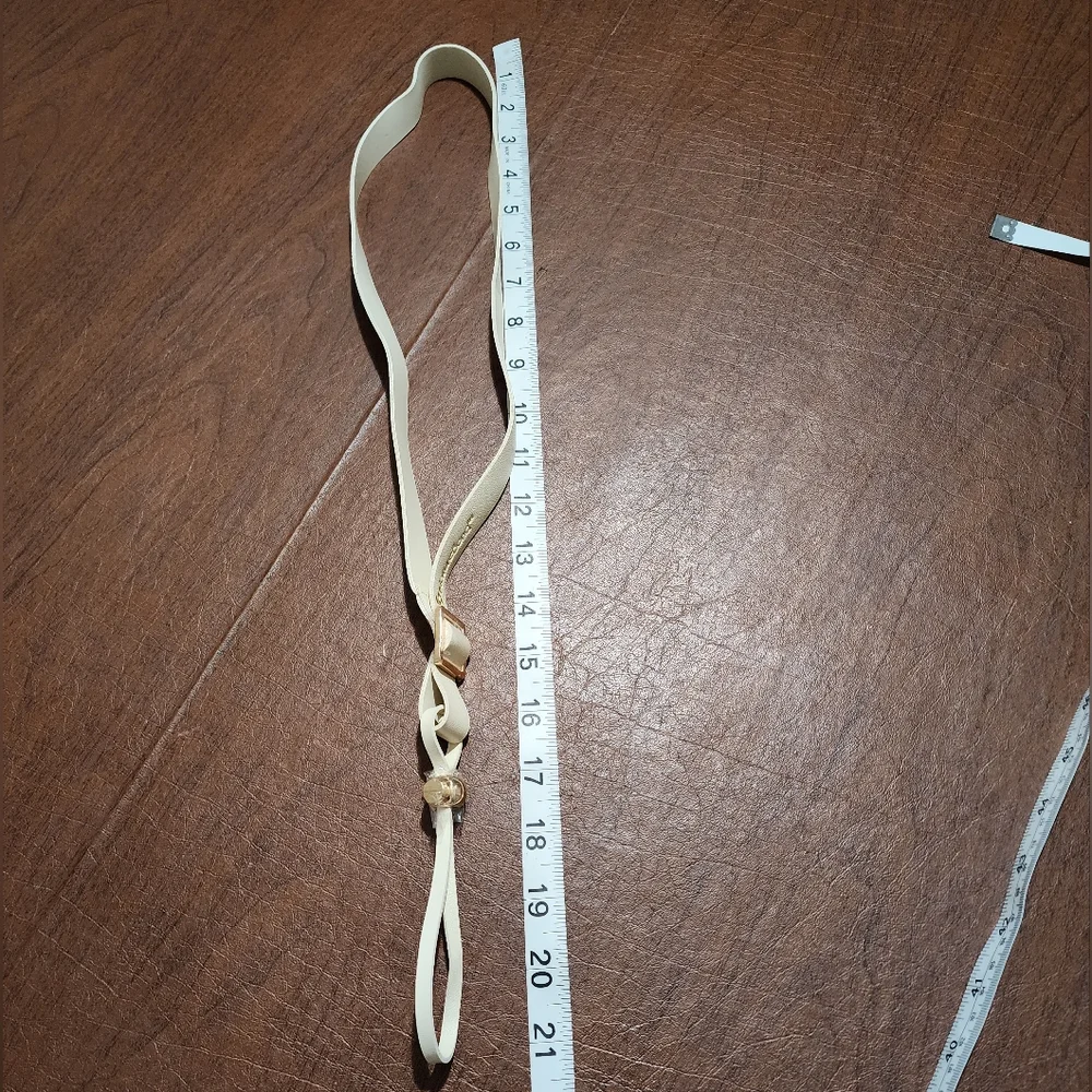 NWOT - Chic Cream Lanyard with Gold Details - Picture 2 of 5